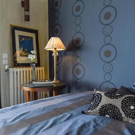 Chateau Du Tasta Bed & Breakfast